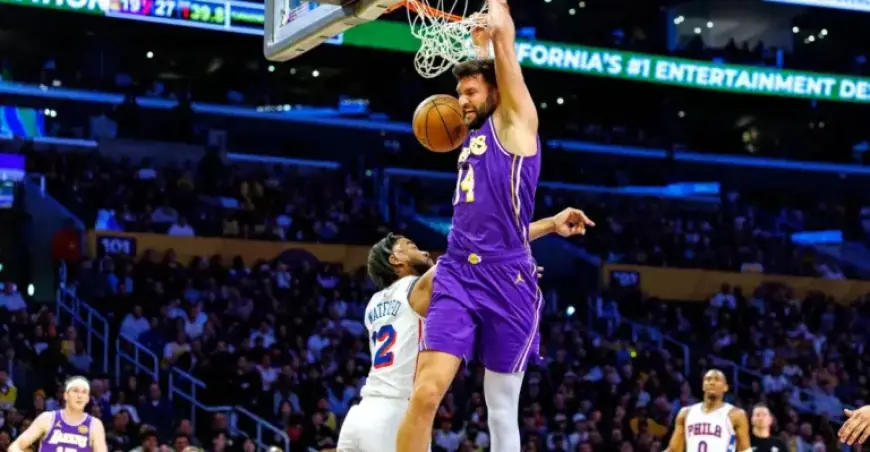 Marcus Smart Praises ‘Ultimate Professional’ Maxi Kleber After Victory Over Sixers