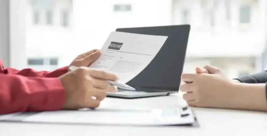 Toronto Job Seekers Say Hiring System Failing Professionals and Students Alike