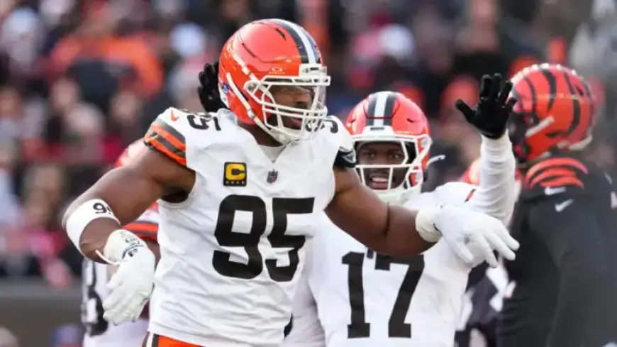 Myles Garrett Supports Chloe Kim at 2026 Winter Olympics Snowboarding Event