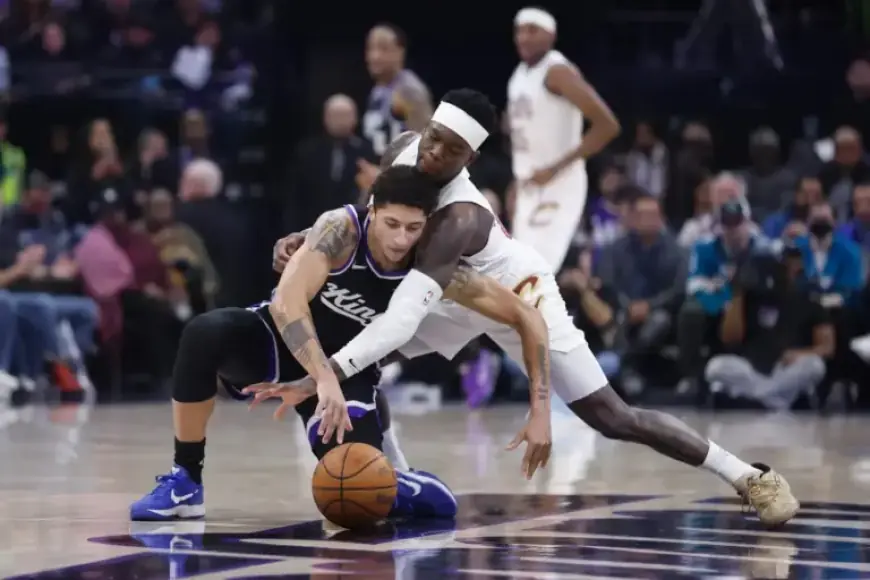 Clifford Scores Career-High 30 Points, Yet Kings Endure 12th Straight Loss