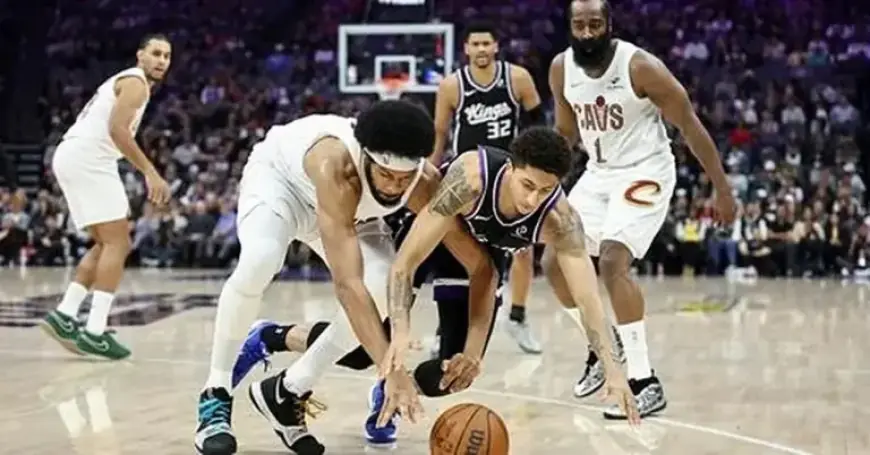 Nique Clifford Shines Despite Kings’ Twelfth Consecutive Loss to Cavaliers