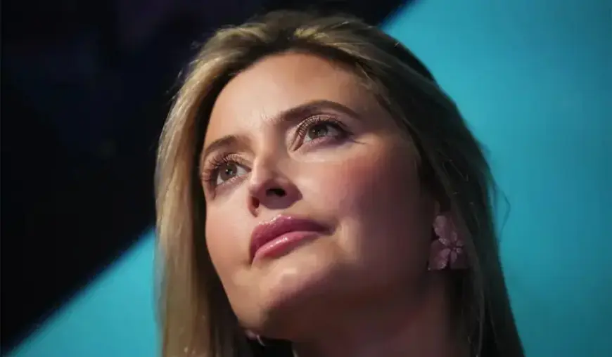 Holly Valance: Singer Turned Right-Wing Activist Sparks Controversy