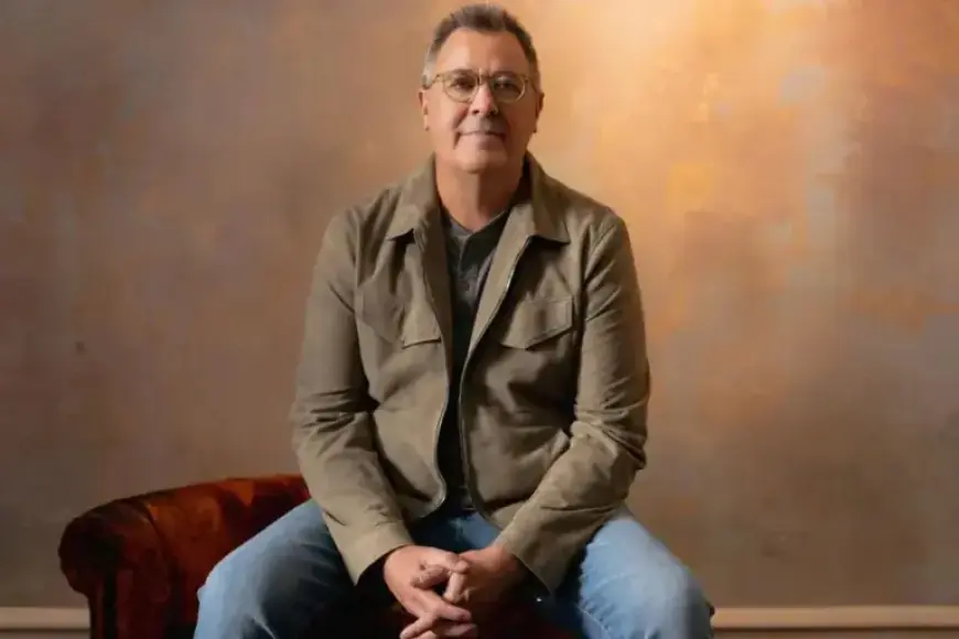 Vince Gill Celebrates ’50 Years From Home’ With Friends & Collaborations