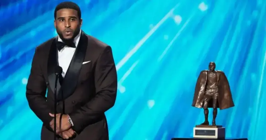 Bobby Wagner Wins Prestigious Award for USU Football Excellence