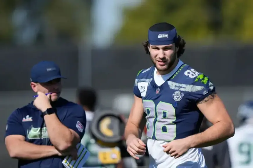 Indiana Alumni Star Among Super Bowl Hopefuls