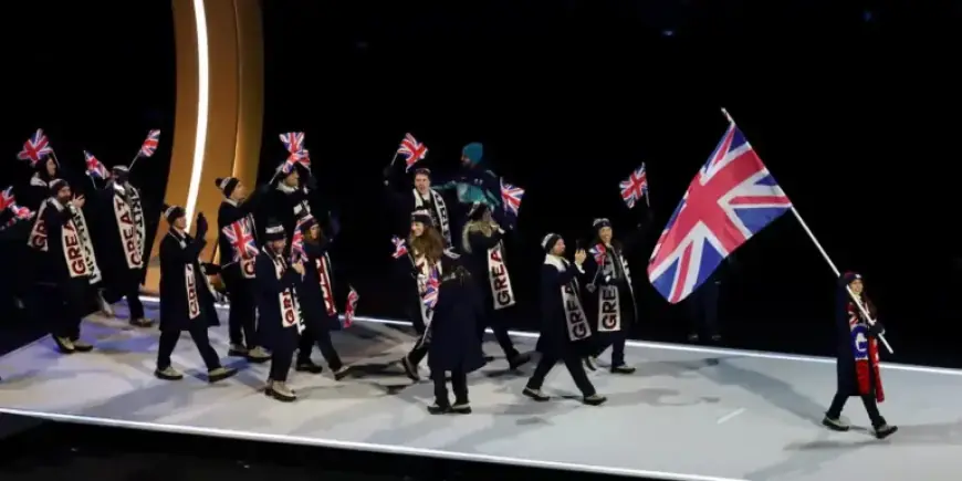 Tom Daley Crafts Scarves, Hats for UK’s 2026 Winter Olympics Flagbearers