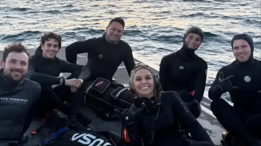 Robert Irwin Sparks Romance Rumors with Mystery Blonde Spotting