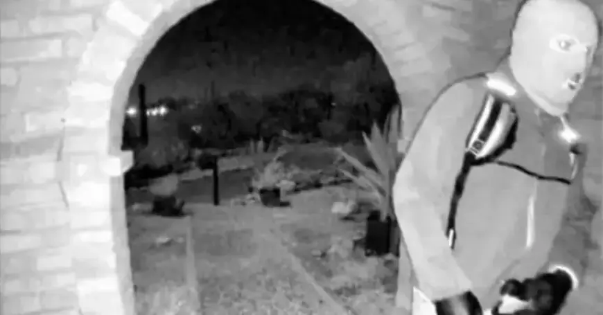 Chilling Photos Show Man on Doorstep of TV Anchor’s Missing Mother