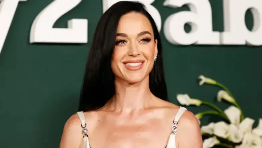 Katy Perry Shares Loved-Up Moments with Justin Trudeau in New Photos