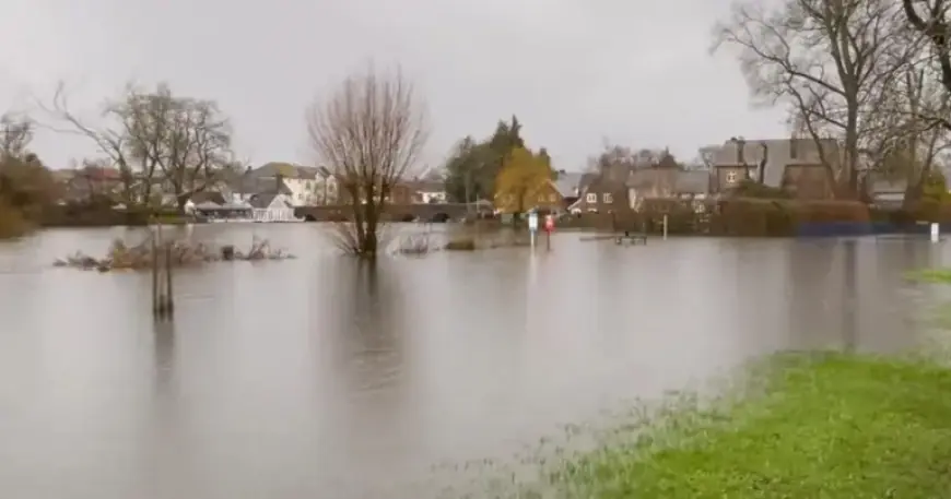 River Floods Park After Banks Burst; Video Captures Submerged Scenes