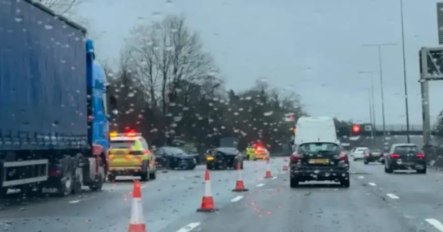 Serious M25 Crash Causes Major Delays; One Hospitalized