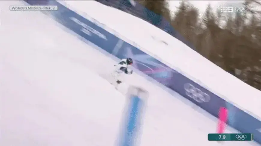 Jakara Anthony Slips, Misses Moguls Medal in Final