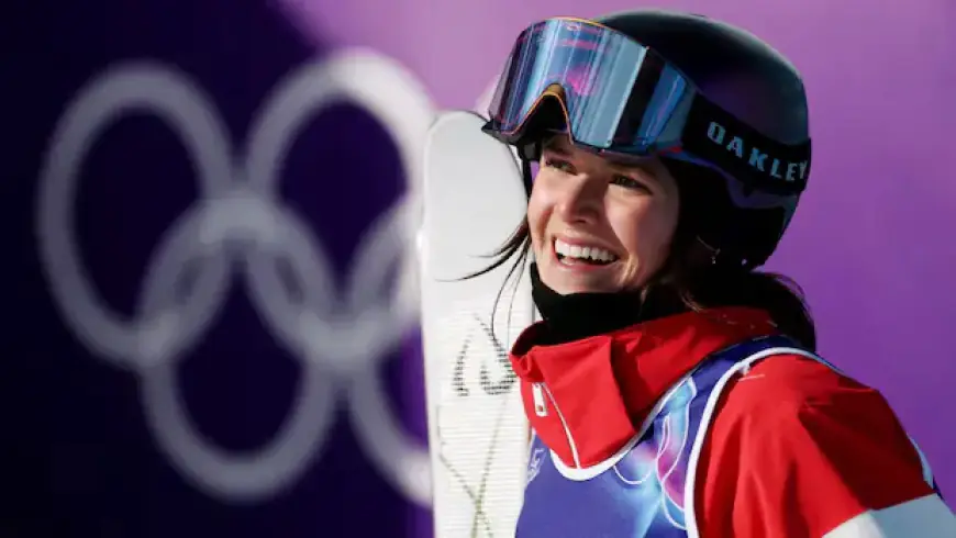 Elizabeth Lemley Claims Gold in Moguls, Maïa Schwinghammer Finishes Fifth