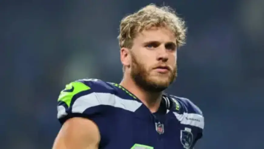 Katie Holmes Shines as Hedda Gabler at The Old Globe