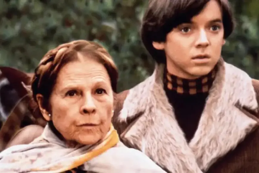 “Harold and Maude Star Bud Cort Dies at Age 77”