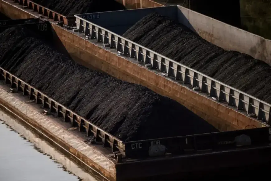 Trump Orders Pentagon to Revive Coal Power with Major Purchase Initiative