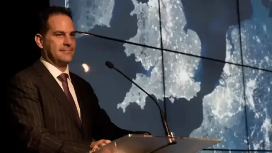 Meteorology Chief Defends Website Contractors’ Performance