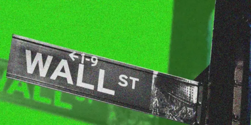 “Dow Plummets 600 Points as AI Fears and Home Sales Weaken”