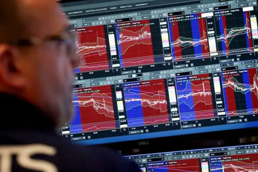 Tech Stocks Plummet Amid Intensifying AI Concerns