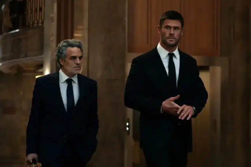 Chris Hemsworth Ignites in Crime Thriller ‘Crime 101’