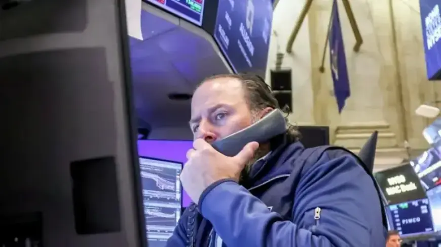 Tech Shares Plunge, Westpac Profits Soar, Virgin Loyalty Chief Departs