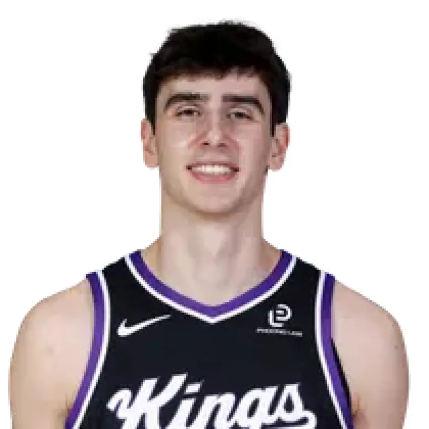 Maxime Raynaud Shines with Impressive Double-Double in Defeat