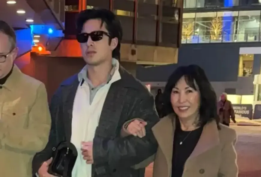 Hudson Williams Makes Courtside Return in NYC With His Mom Ahead of 25th Birthday