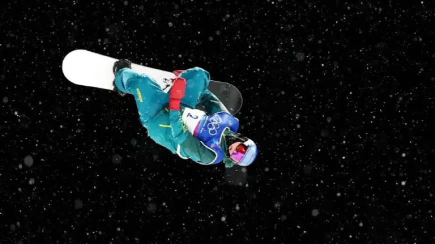 James Triumphs as Champion in Halfpipe Snowboarding Competition