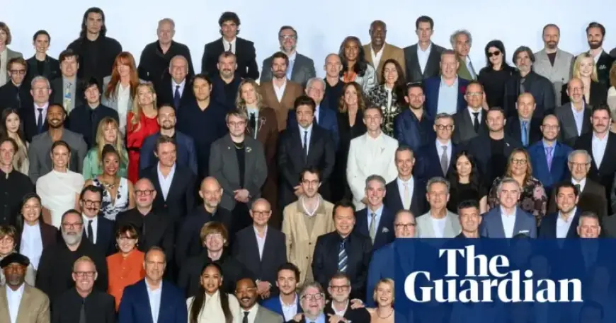 Guillermo del Toro Channels ‘Shining’ Photo with ‘Jazz Hands’ at Oscar Lunch