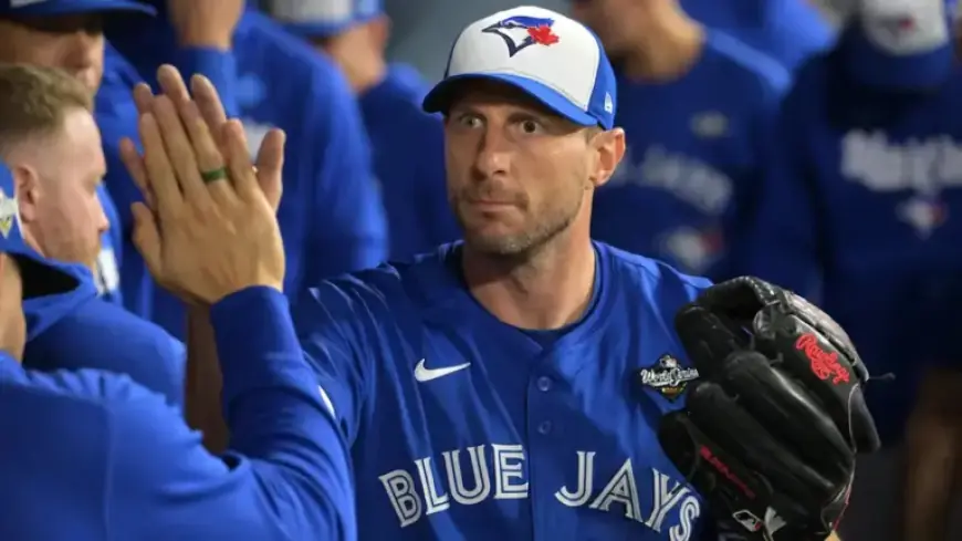 Blue Jays Eye Reunion with Future Hall of Fame Pitcher
