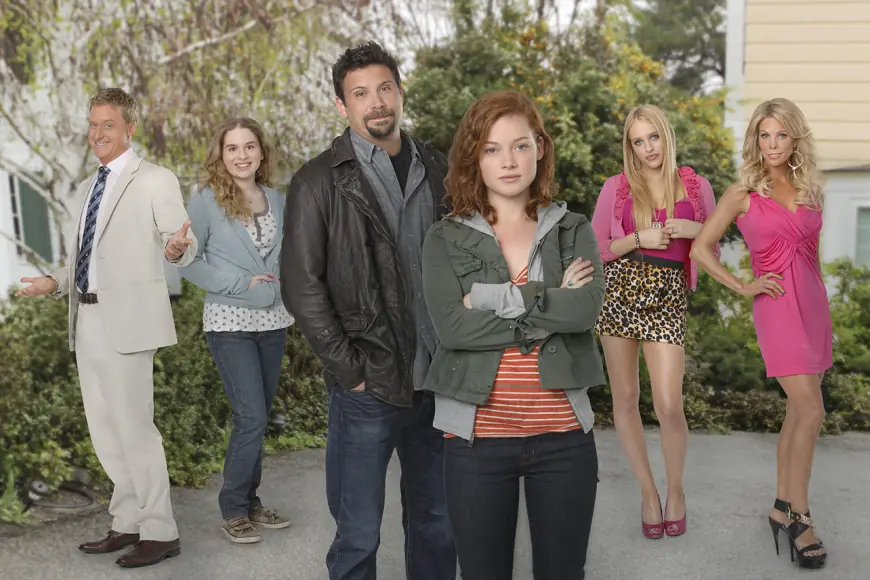Suburgatory Returns to Streaming After Years Off the Grid