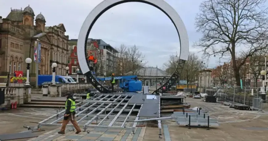 Seaside Town Draws Thousands for Major Spectacle