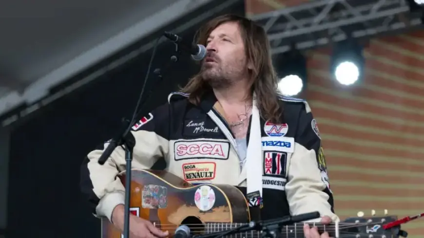 Evan Dando Allegedly Sends Unwanted Explicit Videos, Claims Lemonheads’ Fan