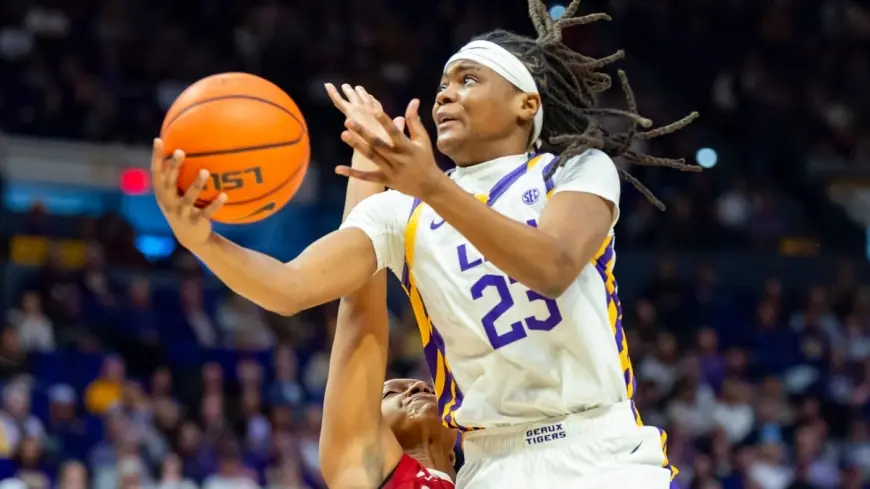 Dawn Staley on scouting MiLaysia Fulwiley ahead of South Carolina vs. LSU