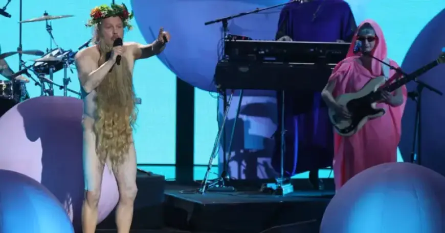 Highlights: Nana Mouskouri’s Tears, Theodora’s Tutu, and Philippe Katerine’s Performance