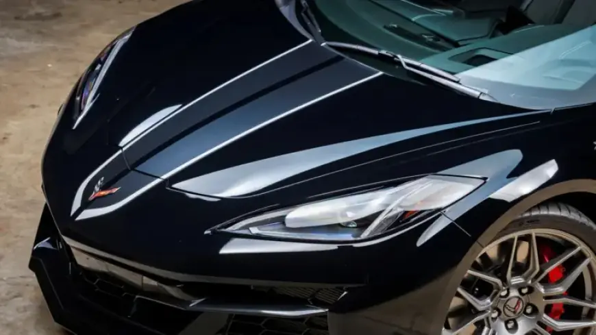 Key Differences Unveiled: Chevy C8 Corvette Stingray vs. Z06