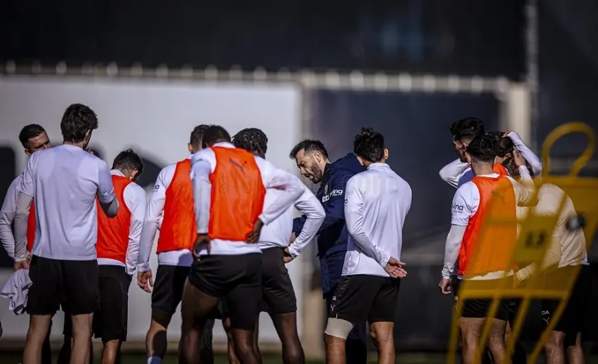 Levante - Valencia: Derby of Urgency in Orriols as Corberán Faces Pressure