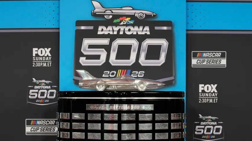 Kyle Busch Grabs First Daytona 500 Pole; Duels Finalize Starting Grid for Sunday