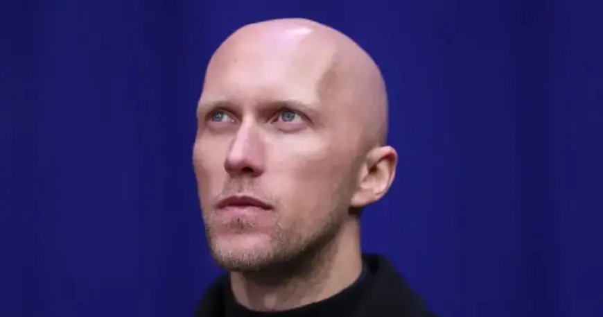 Coach Guides 16 Skaters from 13 Nations at Winter Olympics