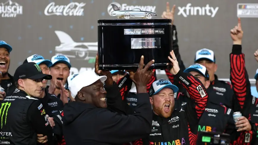 Tyler Reddick Wins Daytona 500 in Michael Jordan-Owned Car After Last-Lap Crash