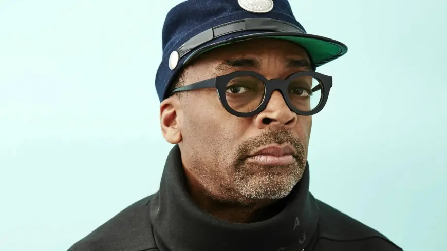Spike Lee Makes Political Statement at Los Angeles Game, Carries Palestinian-Patterned Bag