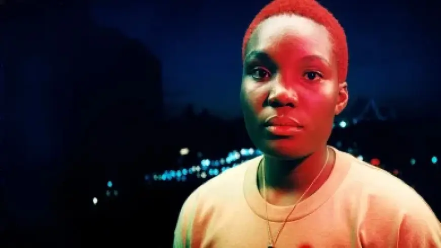 Fans Slam Talk Show Host’s Awkward Behavior in Chris Hemsworth Interview