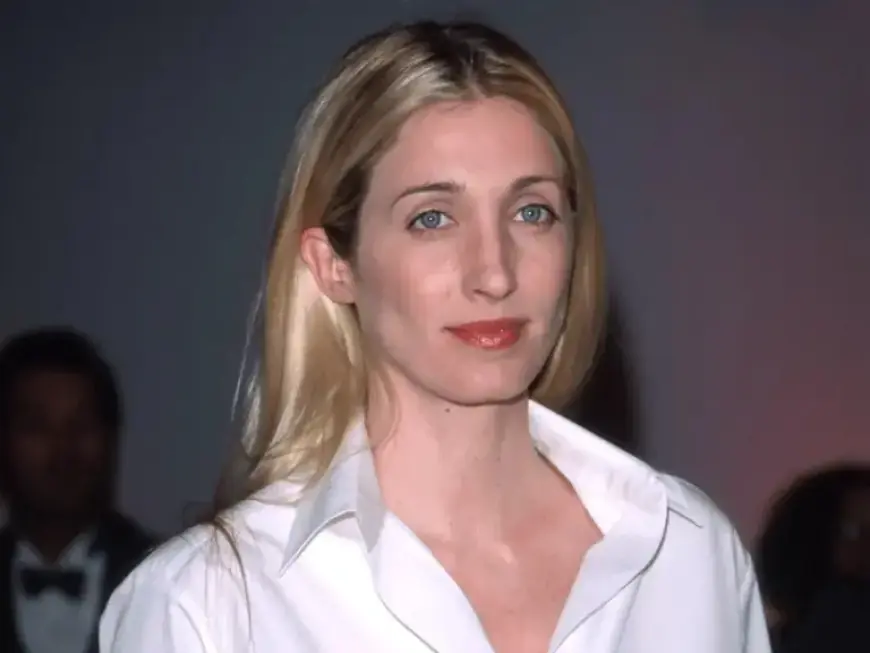Top Carolyn Bessette Kennedy Fashion Moments Previewed Before Auction
