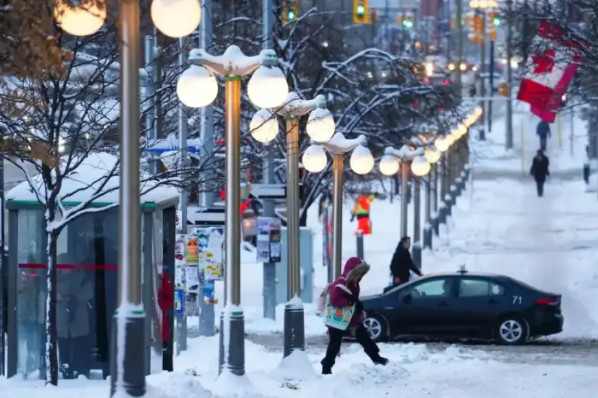 Ottawa’s Job Market Struggles, Surpassing Tariff-Hit Cities in Challenges