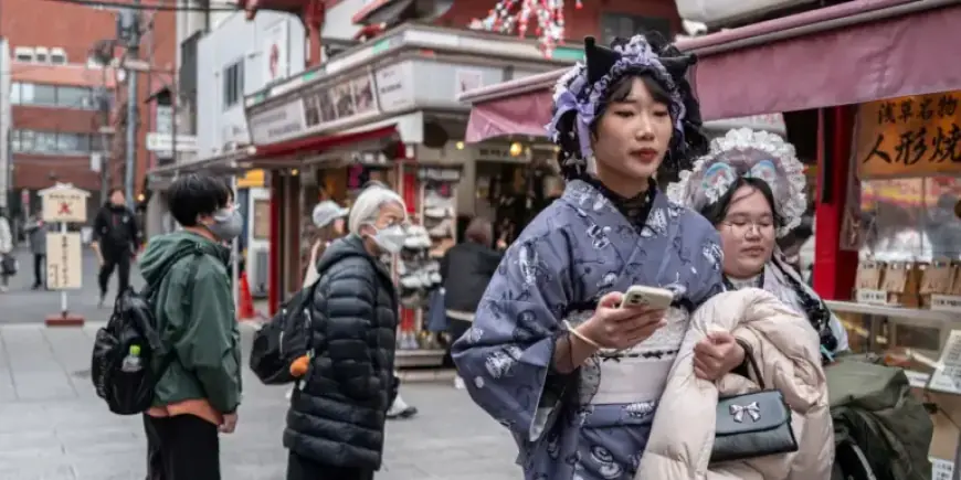 Japan’s Sluggish Growth Challenges Fiscal and Monetary Policies