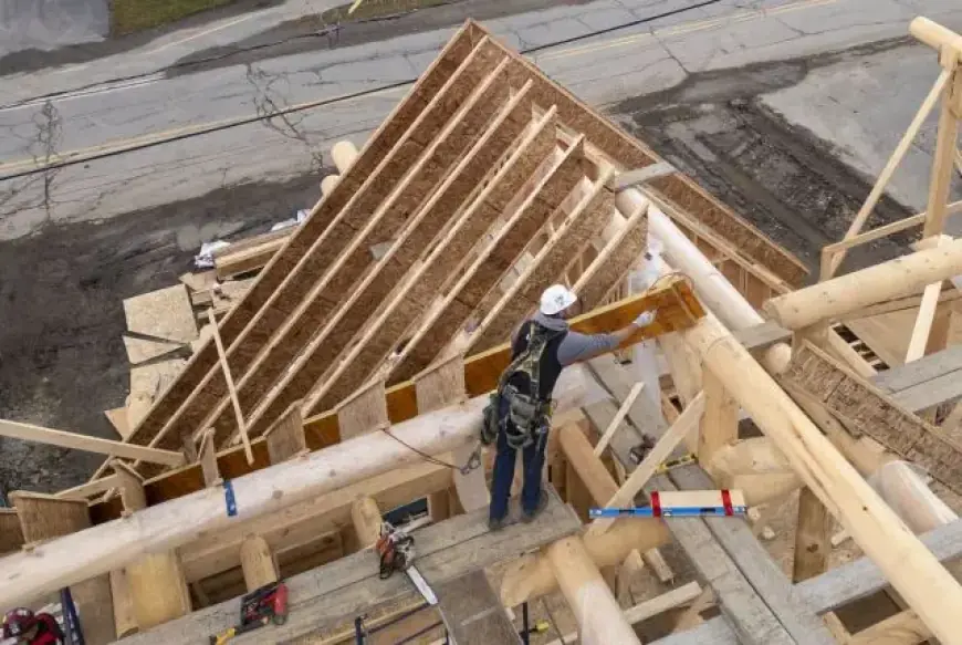 CMHC: Housing Starts Slow Further, No Recovery Expected