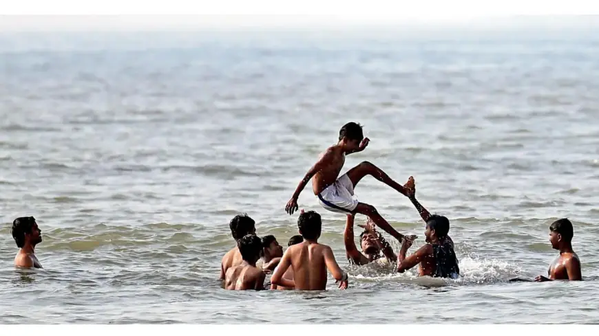 MMRDA Suspends More Officials, Fires General Consultant After Metro 4 Parapet Collapse