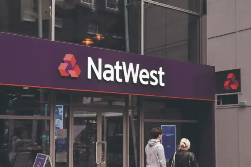 NatWest, Lloyds Shares Propel FTSE 100 in Post-Turmoil Surge