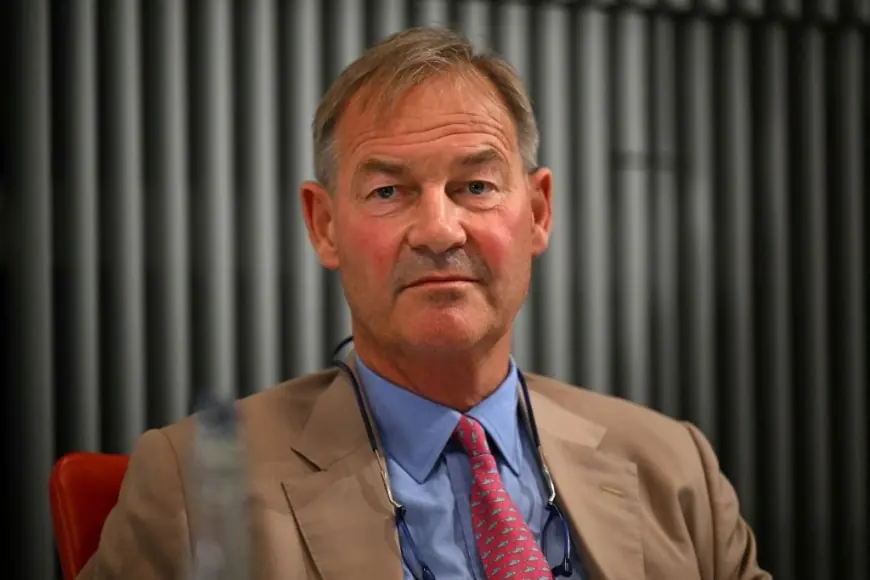 Rupert Lowe launches Restore Britain, drawing hard‑right backing and threatening to split Reform’s vote