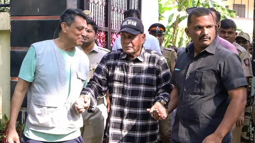 Salim Khan admitted to Lilavati Hospital in Mumbai; Salman Khan visits